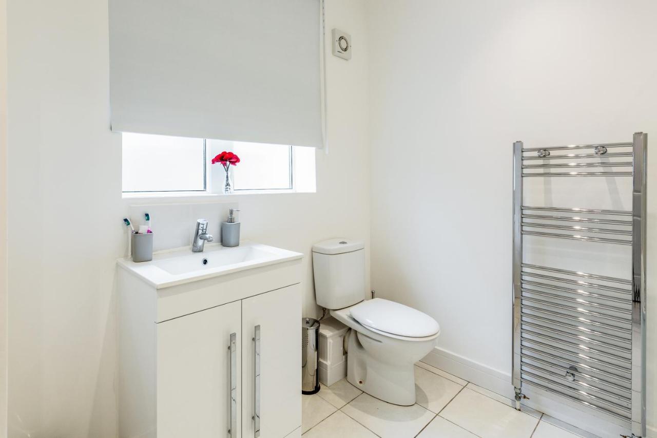 Dartford, Kent - Modern 2Bd 2Bath En-Suite Bungalow M25 Bluewater Exteriör bild